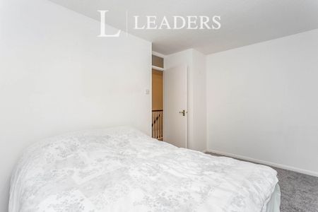 3 bedroom house to rent Badgers Walk, Burgess Hill, RH15 - Photo 5