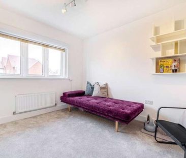 Lakeview Lane, Mytchett, Camberley, Surrey, GU16 - Photo 2