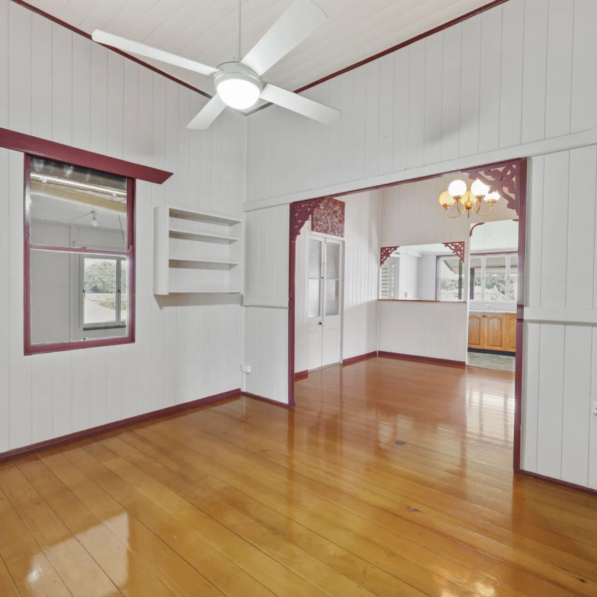 Charming Queenslander with Spacious Shed - Photo 1