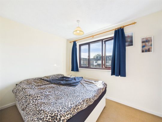 Eaton Close, Beeston, Nottingham, NG9 - Photo 1