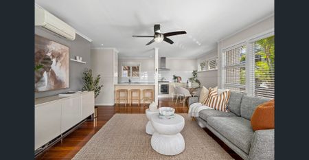 Spacious Family Home for Rent in Prime Camp Hill Location - Photo 2