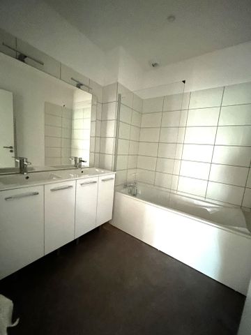 Location Appartement 4 pièces 90m² ROANNE 42300 - Photo 5