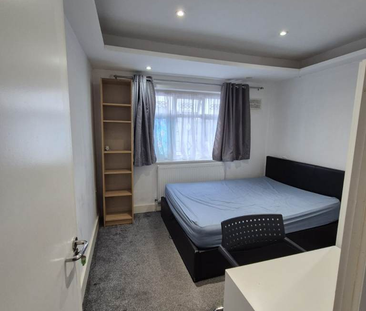 1 bedroom in a house share to rent - Photo 3