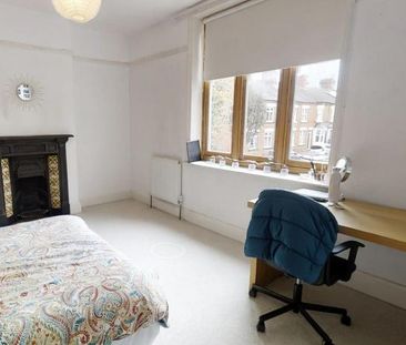 1 bedroom in a house share to rent - Photo 2
