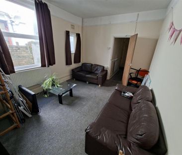 5 bedroom house to rent - Photo 1