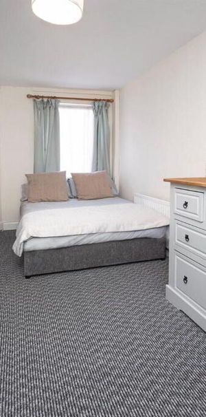 Room 2, 96 Cromwell Road, Belfast, BT7 1JY - Photo 1