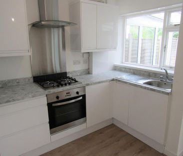 3 bedroom semi-detached house to rent - Photo 4