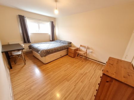 3 Bed Student Accommodation - Photo 3