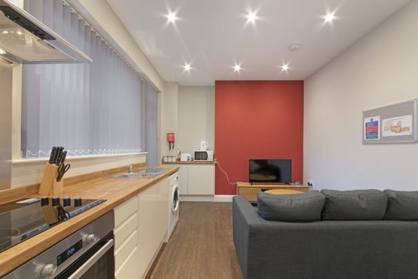 Waveney Chambers, 3-7 Waveney Road, NR32 - Photo 1