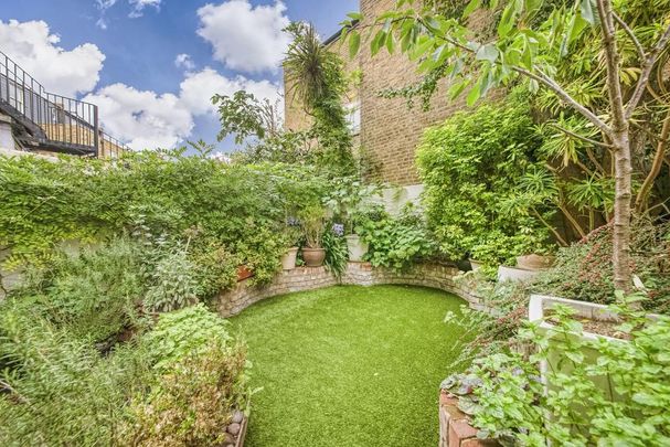4 bedroom terraced house to rent - Photo 1