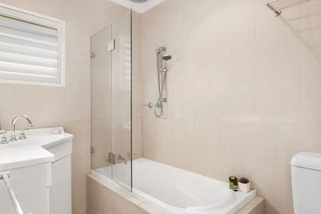 Elevated, Sunlit Living with Exceptional Privacy in Lane Cove - Photo 4