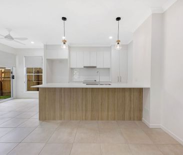 Walk into This Semi/Detached Family Home! - Photo 1