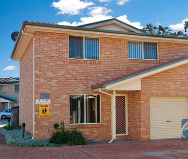 LOCATED CLOSE TO PUBLIC TRANSPORT AND SHOPS - Photo 4