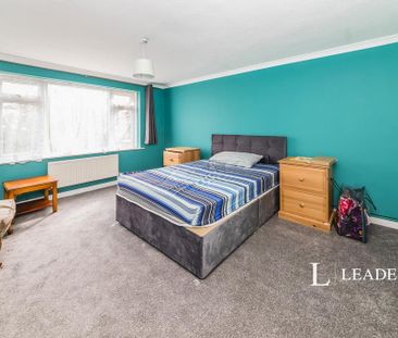 3 bedroom flat to rent - Photo 5