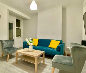 Whitworth Road Room 1 - Photo 1