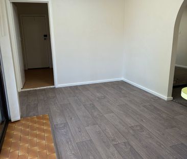 Neat and Tidy 4 bedroom home - Photo 2