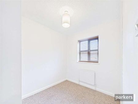 Roycroft Lane, Finchampstead, Wokingham, Berkshire, RG40 - Photo 2