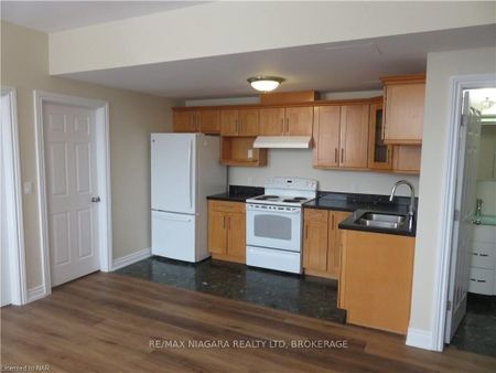 For Lease - 58 Jarvis Street Unit# 202, Fort Erie, Ontario - Photo 2
