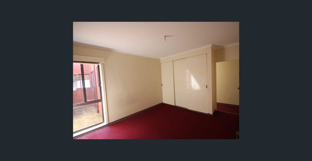 Charming 2 Bedroom Brick Home with Sun Filled Garden in Brunswick East - Photo 1