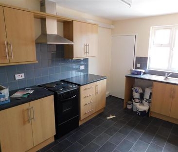 2 bedroom flat to rent - Photo 6