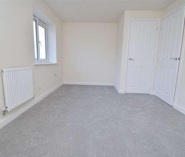 Yarn Crescent, Wakefield, WF2 - Photo 1
