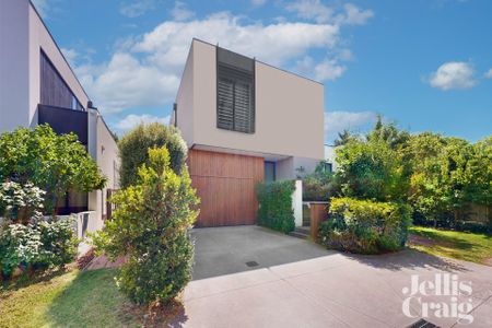 28 Ellsworth Crescent, Camberwell - Photo 3