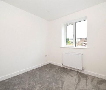 5 bedroom detached house to rent - Photo 3