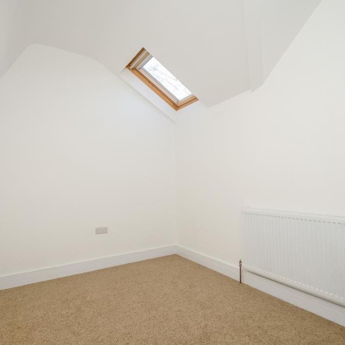 3 bedroom end of terrace house to rent - Photo 1