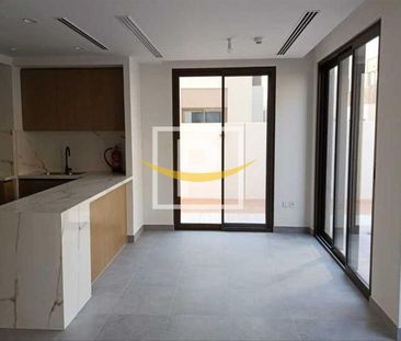 Spacious Townhouse|Bright|Brand New and Luxurious - Photo 3