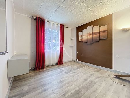 Location Maison 5 pièces 110m² BECON LES GRANITS 49370 - Photo 2