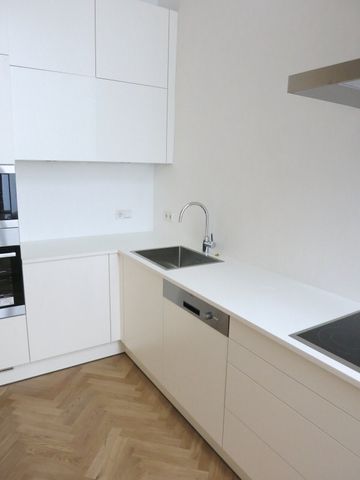 Prachtvolle 4-Zimmer Altbau-Wohnung im Servitenviertel in 1090 Wien zu mieten - Foto 4