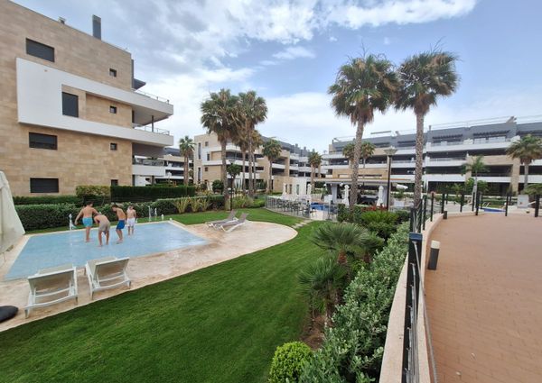 Ref.7533 Two-Bedroom Apartment in the Residential Complex Flamenca Village.