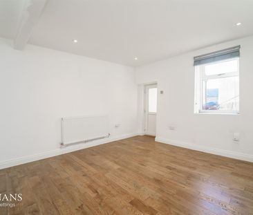 Bank Street, Church, Accrington - Photo 5