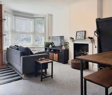 2 bedroom end of terrace house to rent - Photo 2