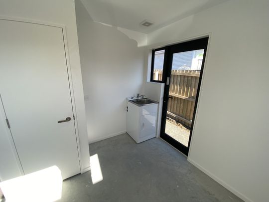 242 Edgeware Road, Edgeware - Photo 1