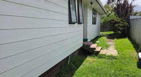 Charming 3BR Home in Clendon Park - Photo 4