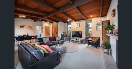 Beautiful Family Home With Pool! - Photo 2