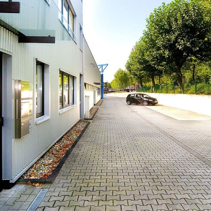 Moderne Bürofläche direkt am Hildener Kreuz - im Erkrather Ortsteil Unterfeldhaus - Photo 1