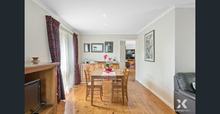 Spacious Comfort in a Peaceful Frankston Pocket - Photo 4