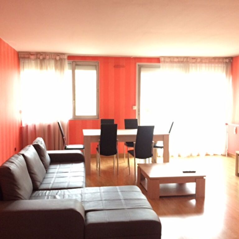 Location Appartement 3 pièces 68m² - Photo 1