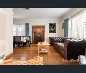 12 Carrol Grove, Mount Waverley, Vic 3149 - Photo 1