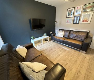 4 bedroom terraced house to rent - Photo 3