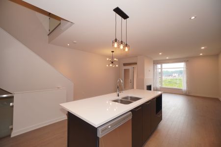 For Lease - 770 SOLARIUM Avenue, Blossom Park - Airport and Area, Ontario - Photo 4