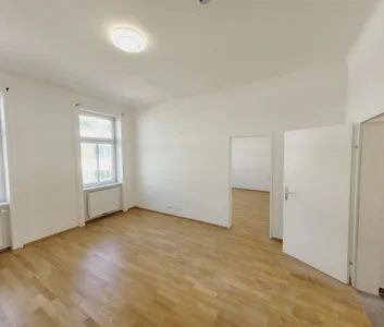 Matzingerstraße: schöne 2-Zimmerwohnung in U-Bahnnähe - Photo 2