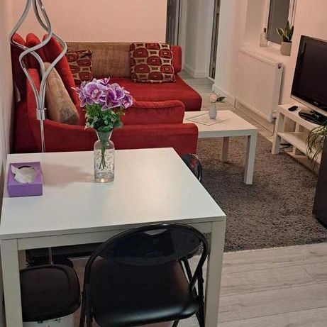 Flat to rent - Photo 1