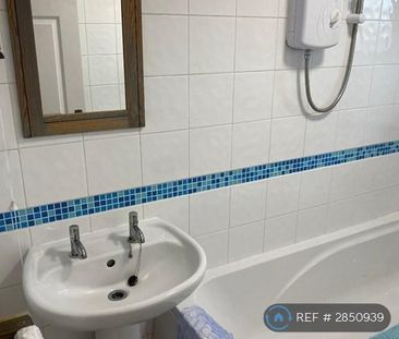 1 bedroom semi-detached house to rent - Photo 6