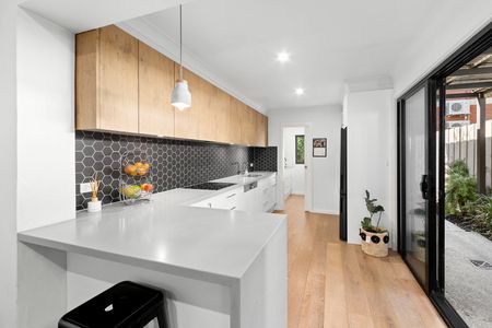 7 Durham Street, Kensington VIC 3031 - Photo 2