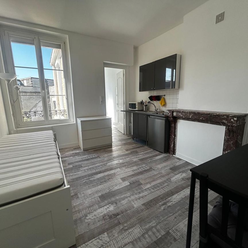 Reims Beau studio meublé centre ville - Photo 1