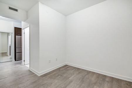 For Lease - 120 Eagle Rock Way Unit# 209, Vaughan, Ontario - Photo 3