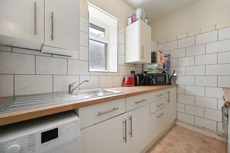 Price £624 pw - Available 05/06/2026 - Furnished - Photo 4